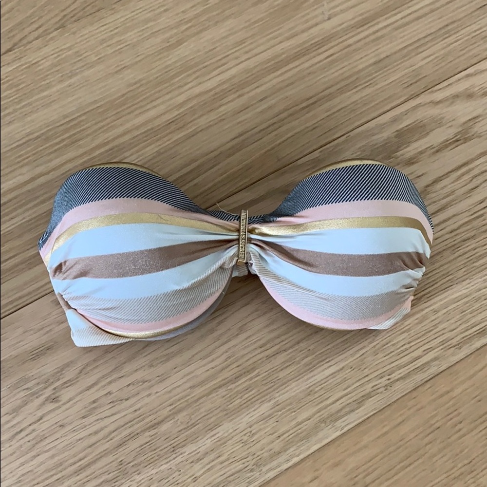 VICTORIA’S SECRET BIKINI TOP